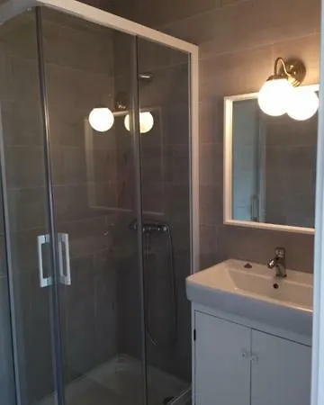 Piso Encima De La Playa En Apartament